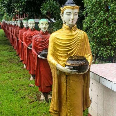100s of monk statues outside the Kaw Ka Thaung cave